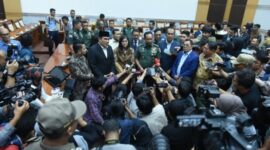 Konferensi pers calon Panglima TNI Jenderal TNI Agus Subiyanto di Ruang Rapat Komisi I DPR RI, Senayan, Jakarta, Senin, 13 November 2023. (Dok. DPR RI / Jaka/nr)
