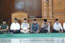 Ketua DPRD Kabupaten Sukabumi, Budi Azhar Mutawali, hadiri acara Istighosah Kubro di Masjid Agung Palabuhanratu, Kamis (4/9/2025). | Foto : Dok. Humas DPRD