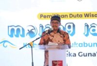 Bupati Sukabumi, Asep Japar, saat memberikan sambutan di grand final Mojang Jajaka 2025 di Auditorium Universitas Nusa Putra, Jumat (3/10/2025).
