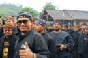 Kepala Dinas Pariwisata Kabupaten Sukabumi, Sendi Apriadi, saat menghadiri Seren Taun ke-657 di Desa Sirnaresmi, Kecamatan Cisolok, Kabupaten Sukabumi, Minggu (5/10/2025).