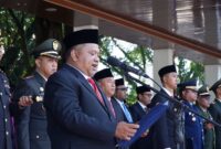 Ketua DPRD Kabupaten Sukabumi, Budi Azhar Mutawali, saat membacakan Naskah Ikrar Hari Kesaktian Pancasila di Alun-Alun Palabuhanratu, Rabu (1/10/2025). |Foto : Dok. DPRD