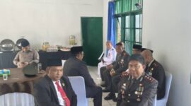 Ketua DPRD Kabupaten Sukabumi, Budi Azhar Mutawali (kiri)