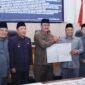 Penandatanganan Berita Acara Persetujuan Bersama antara Pimpinan DPRD dan Bupati Sukabumi