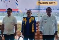 Kepala Dinas PU Kabupaten Sukabumi, Uus Pirdaus (tengah)