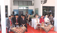 Ketua DPRD Kabupaten Sukabumi, Budi Azhar Mutawali (kiri), saat menghadiri Upacara Hari Lahir Pancasila di Lapang Kantos Dishub, Kecamatan Cikembar, Senin (1/6/2026).