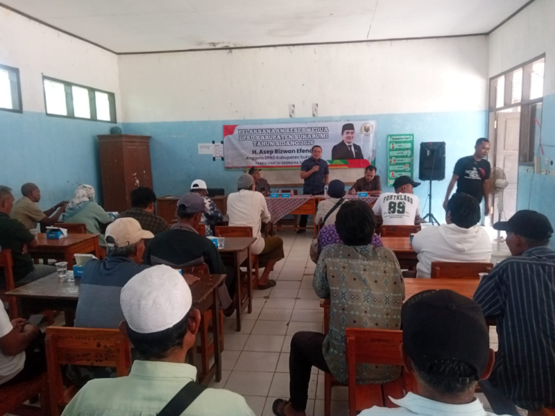 Anggota DPRD Kabupaten Sukabumi, Asep Rizwan Efendi, saat gelar reses di Kecamatan Cikakak, Rabu (3/6/2026).