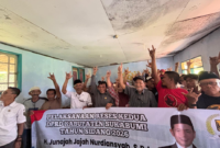 Anggota DPRD Kabupaten Sukabumi, Junajah Jajah Nurdiansyah, bersama warga poto bersama usai melaksanakan reses, Rabu (3/6/2026).