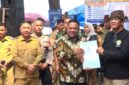 Ketua DPRD Kabupaten Sukabumi, Budi Azhar Mutawali, saat launching Parkir Wisata Someah di Kawasan Pantai Istana Presiden, Citepus, Palabuhanratu, Senin (3/8/2026).