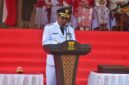 Bupati Sukabumi, Asep Japar, saat menyampaikan amanat dalam Upacara Peringatan HUT RI ke-81, Senin (17/8/2026).