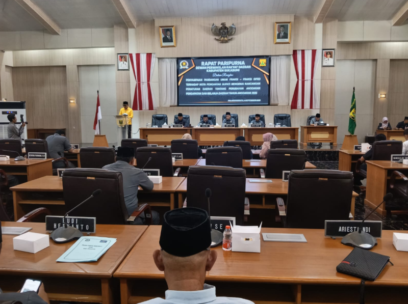Rapat paripurna DPRD Kabupaten Sukabumi di Ruang Sidang Paripurna, Jumat (4/9/2026).