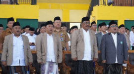 Ketua DPRD Kabupaten Sukabumi, Budi Azhar Mutawali (kiri), saat menghadiri pelantikan pengurus MUI, Selasa (1/9/2026).