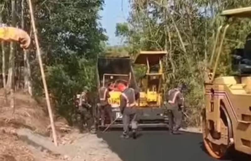 Pekerjaan jalan Cipamingkis-Cikarang