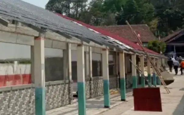 Proyek revitalisasi sekolah